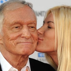 Heres What Hugh Hefners 60 Years Younger Widow is Doing Now